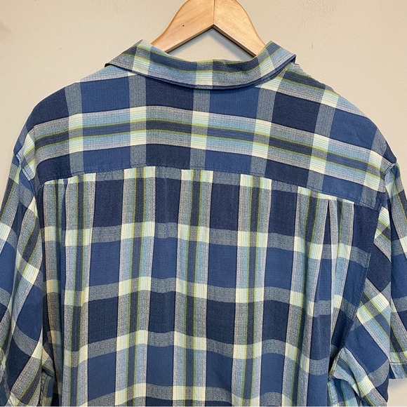 Tommy Bahama 100% Pure Silk Plaid Short Sleeve Button down shirt - Picture 4 of 12
